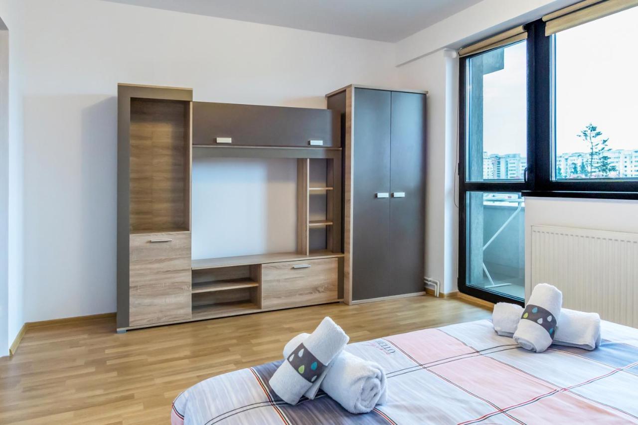 - Red Apartment Bacau